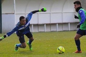 Chelsea 16'lık kalecinin peşinde