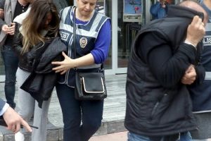 Samsun'da fuhuş &ccedil;etesine operasyon: 8 g&ouml;zaltı