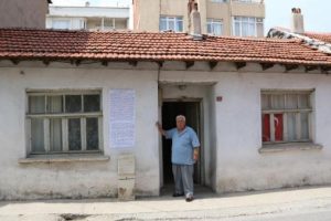 Şehit babasından kayınbiraderlerine duvar yazılı tepki