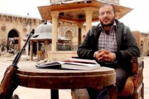 Ensesinden vurulan Suriyeli gazeteci &ouml;ld&uuml;
