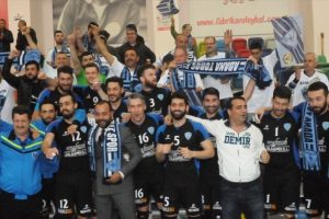 Adana Torosspor ve Afyon Belediyespor 1.Lig'i garantiledi