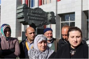 Nişanlısını 27 yerinden bı&ccedil;akladı!