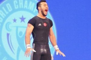 Milli halterci 3 altın madalya kazandı