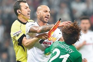 Quaresma, Hosogai'ye yaptığı hareketin bedelini ağır &ouml;dedi