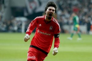 Beşiktaş kaptanı Tolga Zengin, Arena'da ki atmosferden &ccedil;ok etkilenmiş