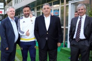 Pereira, Galatasaray'ın en b&uuml;y&uuml;k silahı olan orta sahasını kilitleyecek
