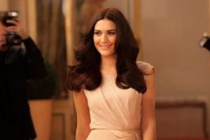 Berg&uuml;zar Korel'in alb&uuml;m&uuml; b&uuml;y&uuml;k beğeni topladı...