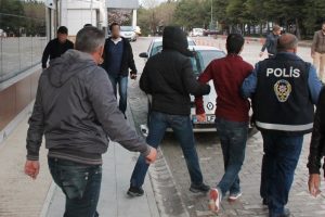 Elazığ'da ter&ouml;r &ouml;rg&uuml;t&uuml; MKP'ye operasyon: 6 g&ouml;zaltı