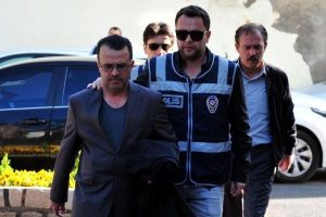 &Ccedil;anakkale'de 'paralel yapı' operasyonu zanlıları adliyede