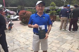 Golf turnuvasında profes&ouml;rler r&uuml;zgarı