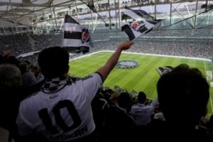 Sivasspor-Beşiktaş ma&ccedil;ına taraftarlar b&uuml;y&uuml;k ilgi g&ouml;sterdi