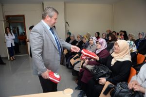 Bursa Osmangazi'den kadınlara ilk yardım &ccedil;antası