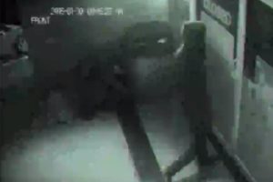 D&uuml;nya bu videoyu konuşuyor... Bu adam ger&ccedil;ek mi?