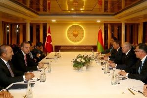 Belaruslu mevkidaşını kabul etti