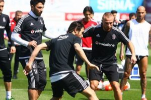 G&ouml;khan T&ouml;re ve Veli Kavlak tartıştı!