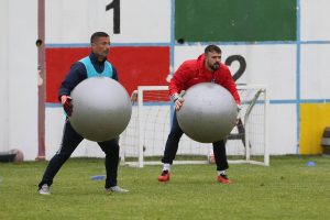 Trabzonspor'da Onur ve Esteban forma i&ccedil;in savaşıyor