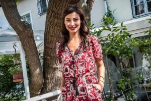 Keşke benden &ouml;z&uuml;r dileseydi...