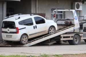 Bomba ihbarı yapılan ara&ccedil;tan dehşet &ccedil;ıktı!