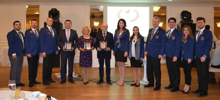 4. Bursa Meslek Hizmetleri &Ouml;d&uuml;lleri sahiplerini buldu...