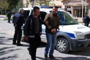 Besni'de cinayet ş&uuml;phelisi 12 kişi adliyede