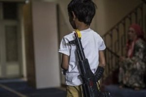 Oyuncak g&ouml;r&uuml;n&uuml;ml&uuml; silah ve &ccedil;akmaklara yasak yolda