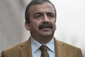 &Ouml;nder'den Kılı&ccedil;daroğlu'na dokunulmazlık tepkisi