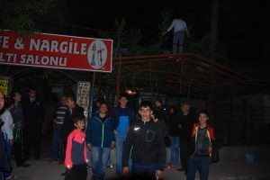 8 yaşında &ccedil;ocuk 12 yaşında bir kızın kolyesini &ccedil;aldı