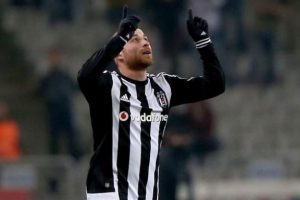 G&ouml;khan T&ouml;re, Quaresma'nın yokluğunda forma giyecek