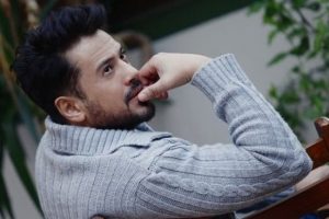 Emre Altuğ 'mezarcı' oldu