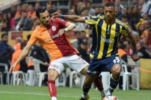 Fenerbah&ccedil;e'de Nani'nin takımdan ayrılmayı d&uuml;ş&uuml;nd&uuml;ğ&uuml; iddia edildi