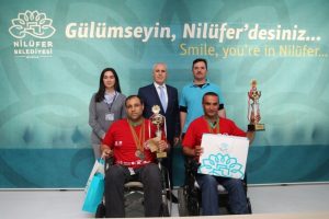 Engelli sporcular sevin&ccedil;lerini Başkan Bozbey'le paylaştı