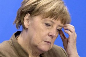 Merkel: T&uuml;rkiye'nin başvurusunu kabul ettik
