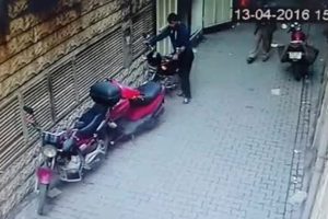 Motosiklet hırsızının rahatlığı şaşırttı