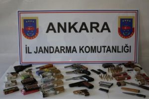 Ankara'da bir evde &ccedil;ok sayıda m&uuml;himmat ele ge&ccedil;irildi