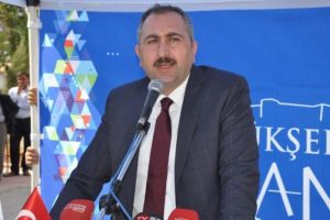 Ak Partili G&uuml;l: Meclis'te ter&ouml;re, ter&ouml;riste destek veren hi&ccedil;bir milletvekili istemiyoruz