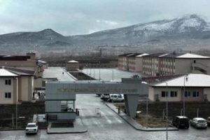 Amasya'da cezaevinin &ccedil;atısı &ccedil;&ouml;kt&uuml;