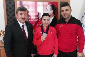 "Bayrağımızı dalgalandırdığım i&ccedil;in mutluyum"