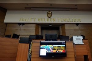 'Tahşiyecilere kumpas' davasında Ekizoğlu i&ccedil;in yakalama kararı