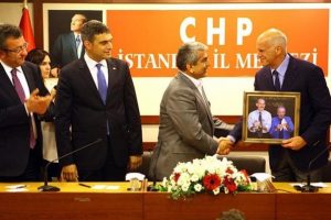 Papandreou CHP İl Başkanlığını ziyaret etti
