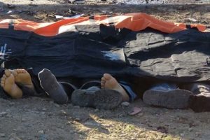 Riva'da iki otomobil &ccedil;arpıştı: 4 &ouml;l&uuml;