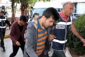 Paralel yapı operasyonunda 2 subay g&ouml;zaltında