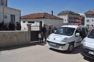 Bursa'da cami tuvaletinin kapalı olmasına kızdı, bir kişiyi &ouml;ld&uuml;rd&uuml;