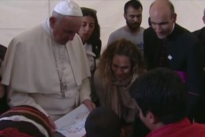 Papa 12 sığınmacıyı Vatikan'a g&ouml;t&uuml;rd&uuml;