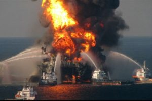 12 bin kişiyi işten atan BP CEO'suna rekor ikramiye