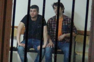 İncirlik &Uuml;ss&uuml;'nde Amerikan askerine &ccedil;uval ge&ccedil;irmeye &ccedil;alışan 2 TGB'liye g&ouml;zaltı