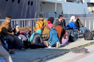 İzmir'de 45 sığınmacı yakalandı
