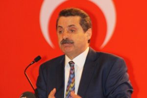 "Bu vatanın b&ouml;l&uuml;nmesine asla izin vermeyiz"