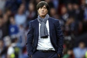 Fenerbah&ccedil;e'de Aziz Yıldırım'ın L&ouml;w'&uuml; takımın başına getirmek istediği ileri s&uuml;r&uuml;ld&uuml;