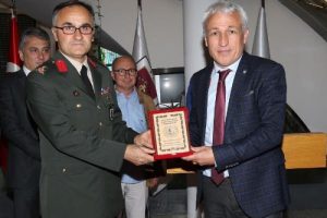 Trabzonspor Ankara'da gazileri ziyaret etti