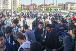 Konya'da bilet kuyruğu!